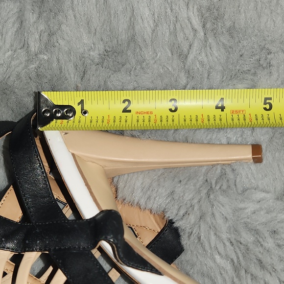 Calvin Klein (Nalo) S.10 Tan -White- Black Leather  Heels - Picture 10 of 12